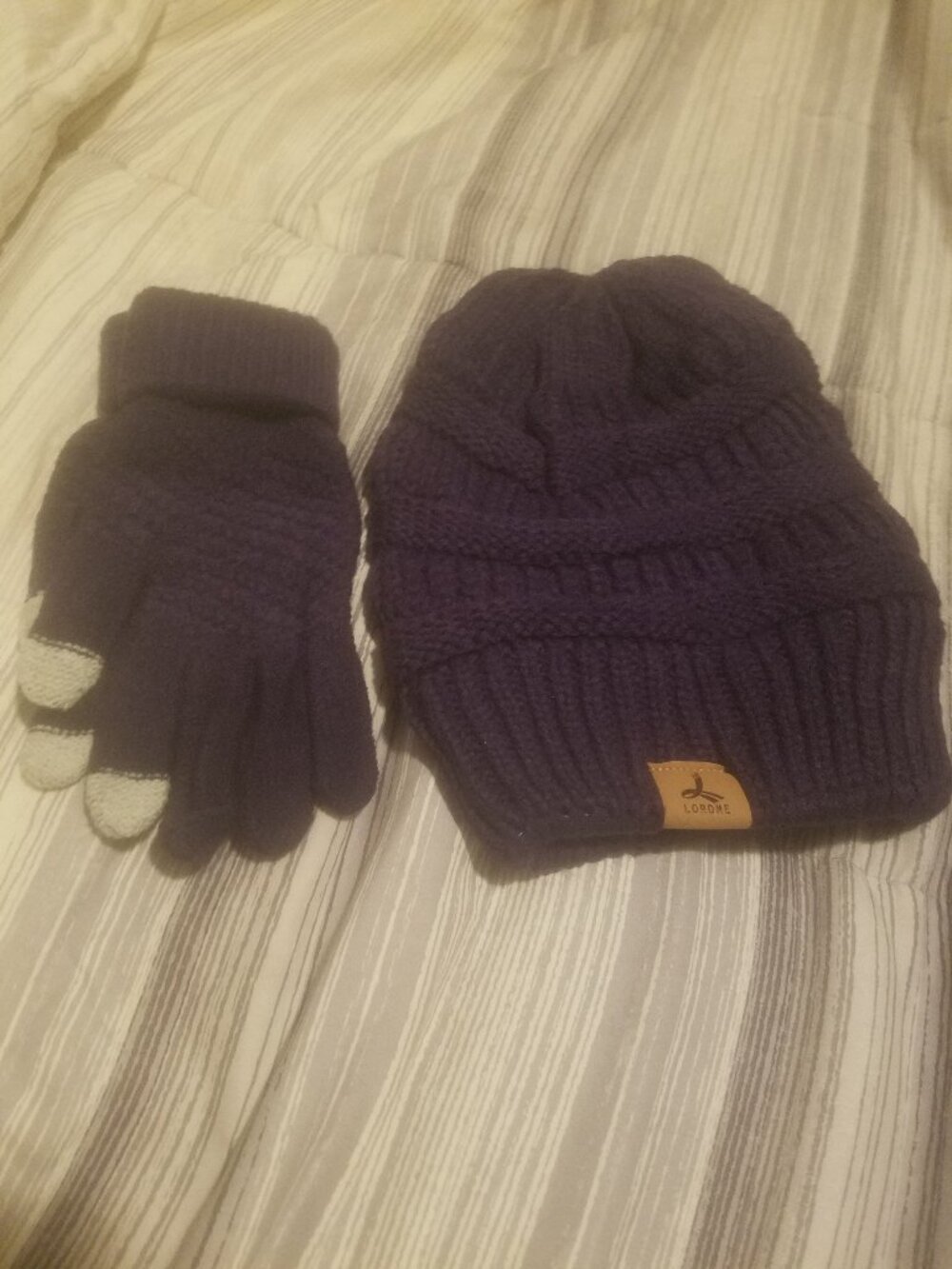 Winter hat and gloves